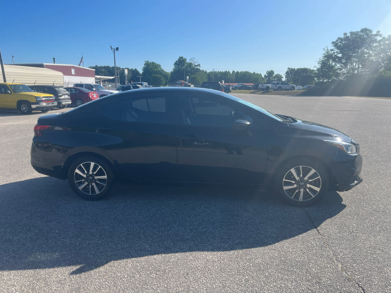 Used 2020 Nissan Versa SV image 9