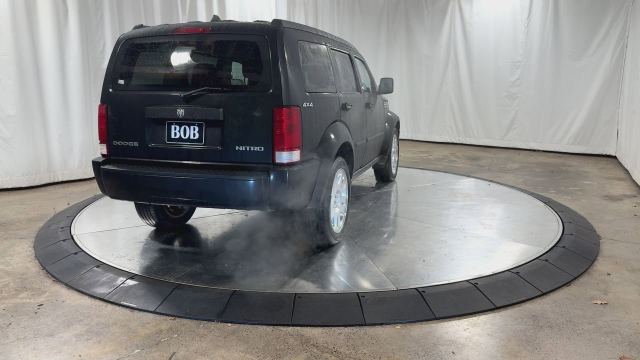 Used 2010 Dodge Nitro SE image 9