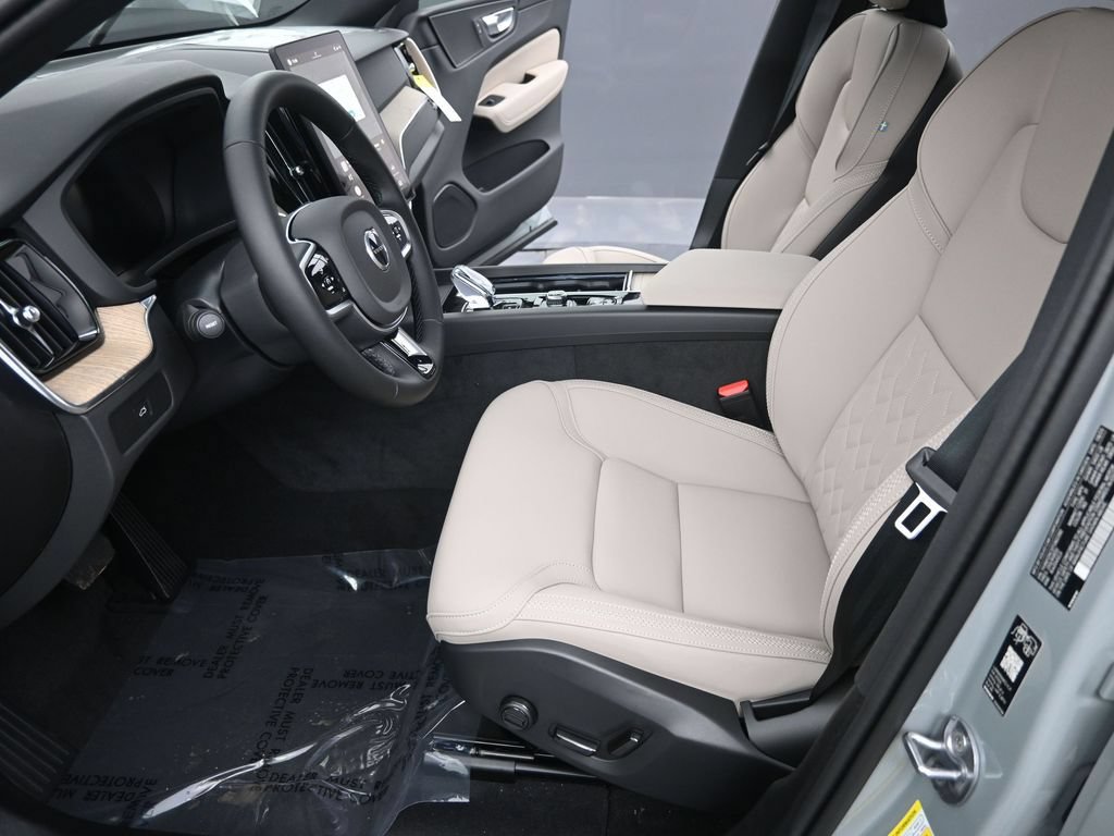 New 2026 Volvo XC60 B5 Plus w/ Protection Package Premier AWD/4WD image 13