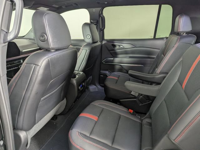 Used 2025 Chevrolet Traverse RS w/ LPO, Floor Liner Package image 17
