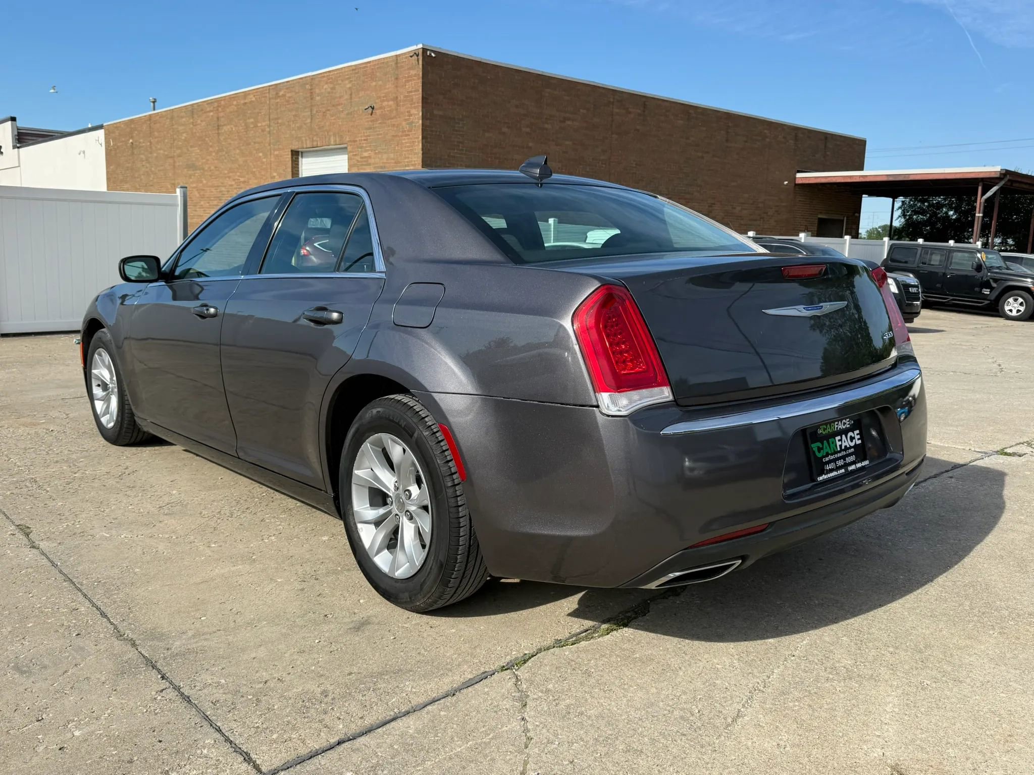 Used 2019 Chrysler 300 Touring RWD image 8