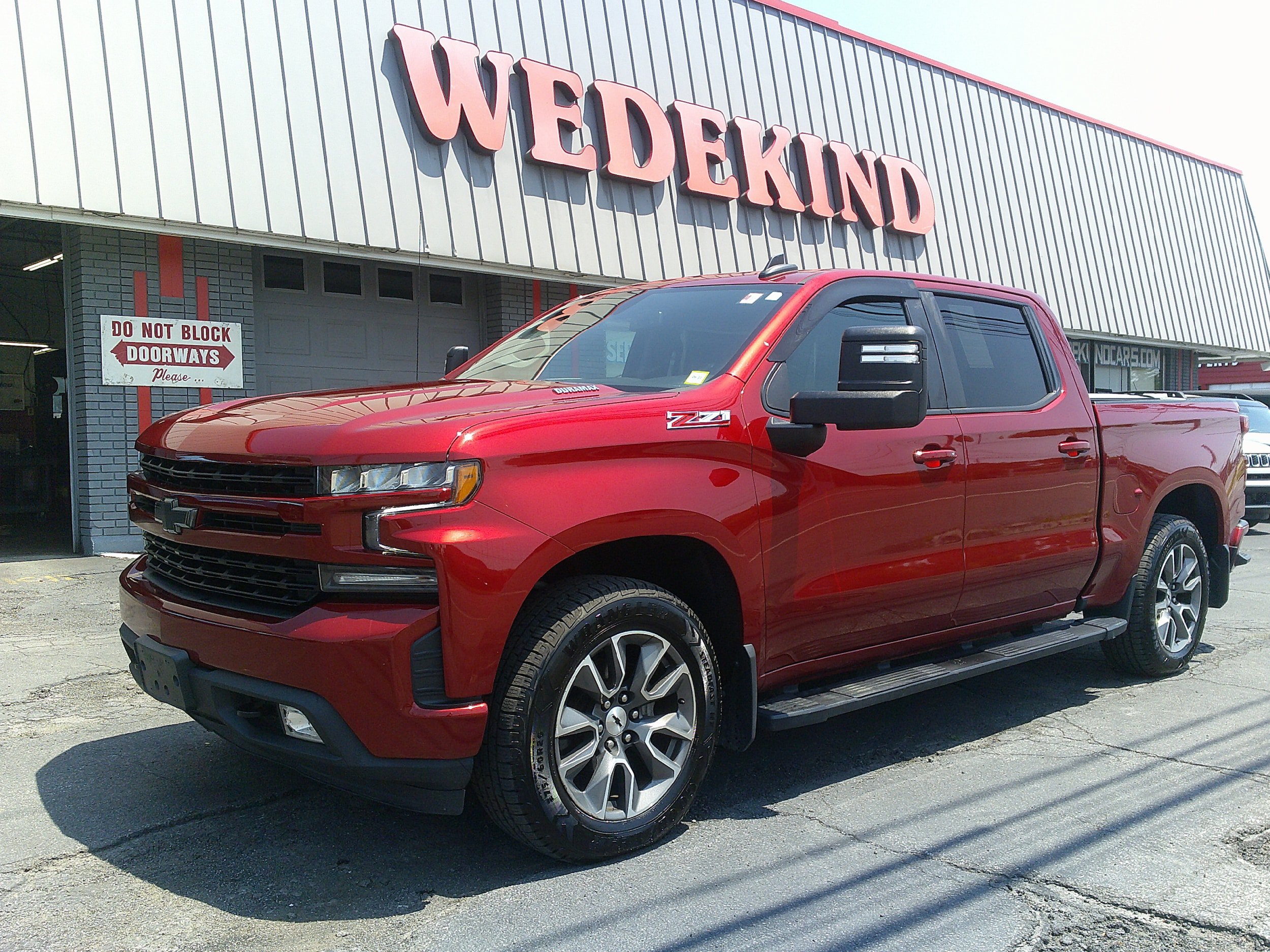 Used 2021 Chevrolet Silverado 1500 RST AWD/4WD image 2