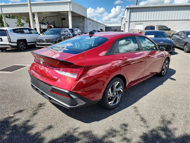 New 2025 Hyundai Elantra SEL image 3