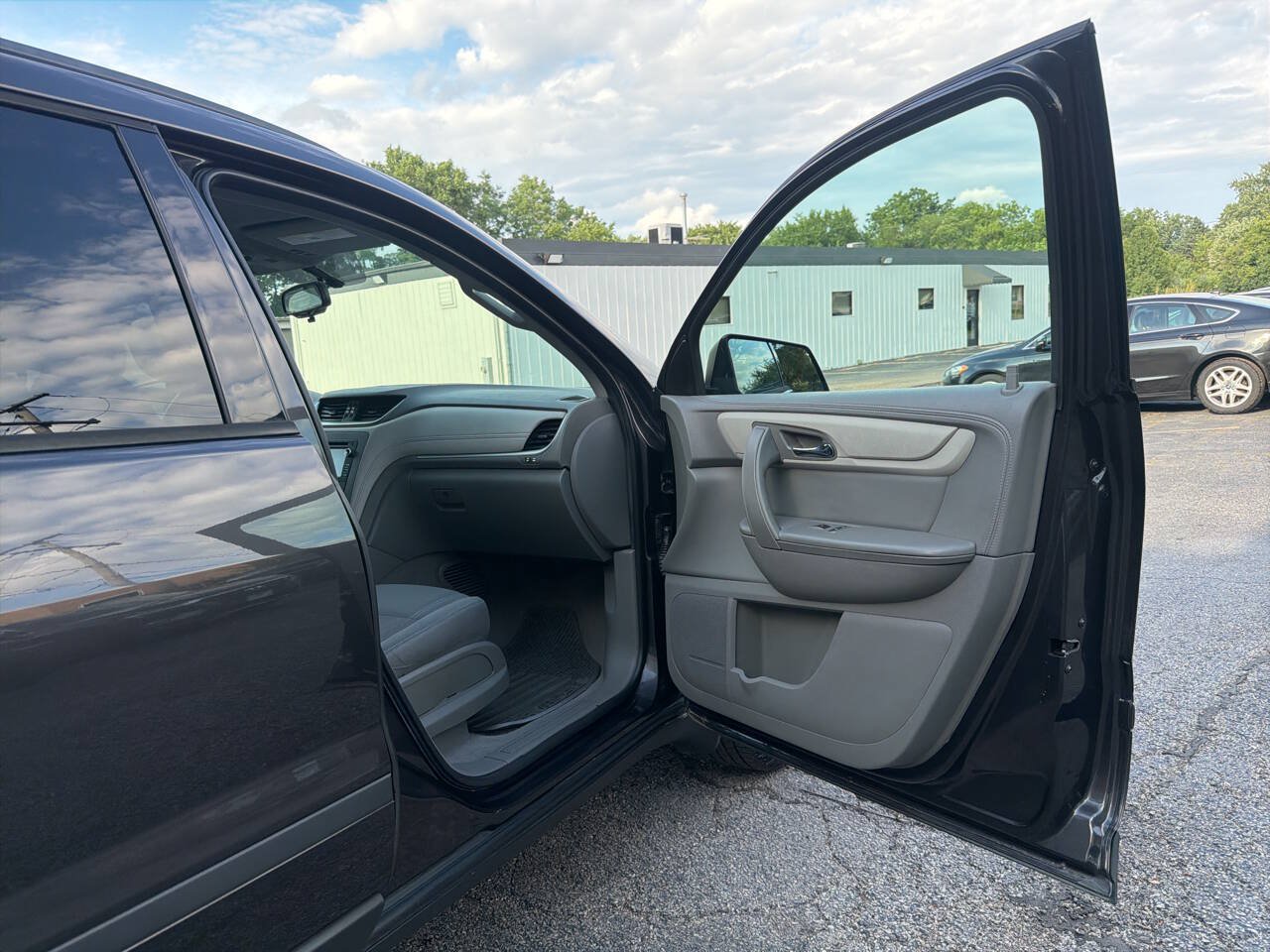 Used 2016 Chevrolet Traverse LS FWD image 32