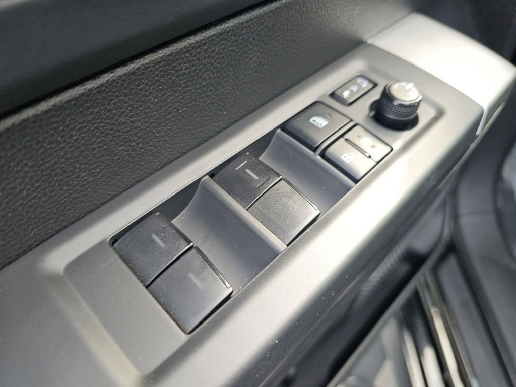 Used 2022 Toyota Tundra Platinum AWD/4WD image 31