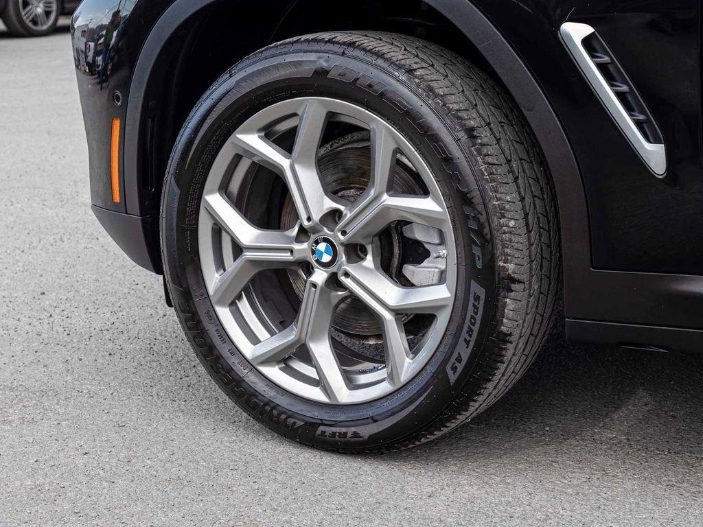 Used 2023 BMW X4 xDrive30i w/ Premium Package AWD/4WD image 9