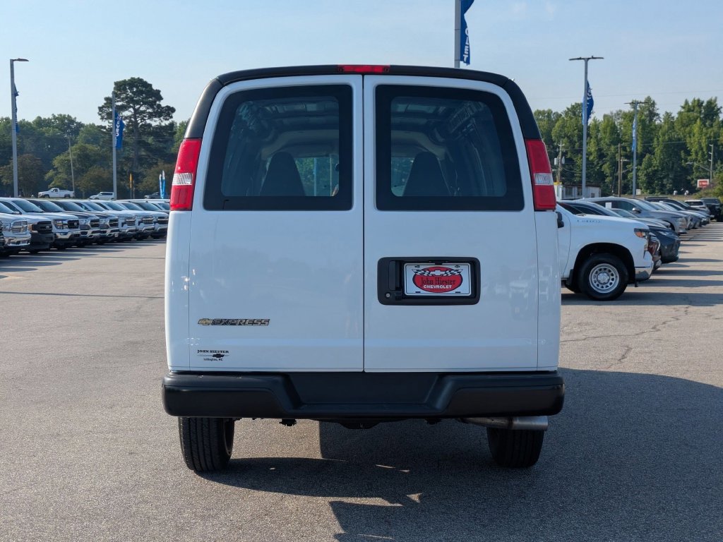 New 2026 Chevrolet Express 2500 RWD image 4
