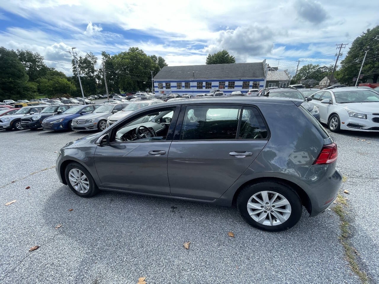 Used 2018 Volkswagen Golf S FWD image 9