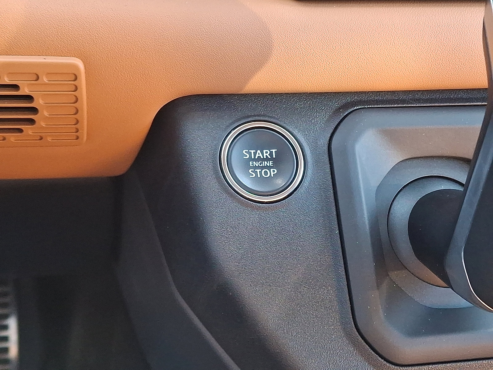 Used 2023 Land Rover Defender 110 X image 23