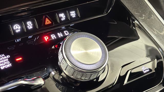 Used 2023 Jeep Wagoneer 4WD w/ HD Trailer Tow Package image 22