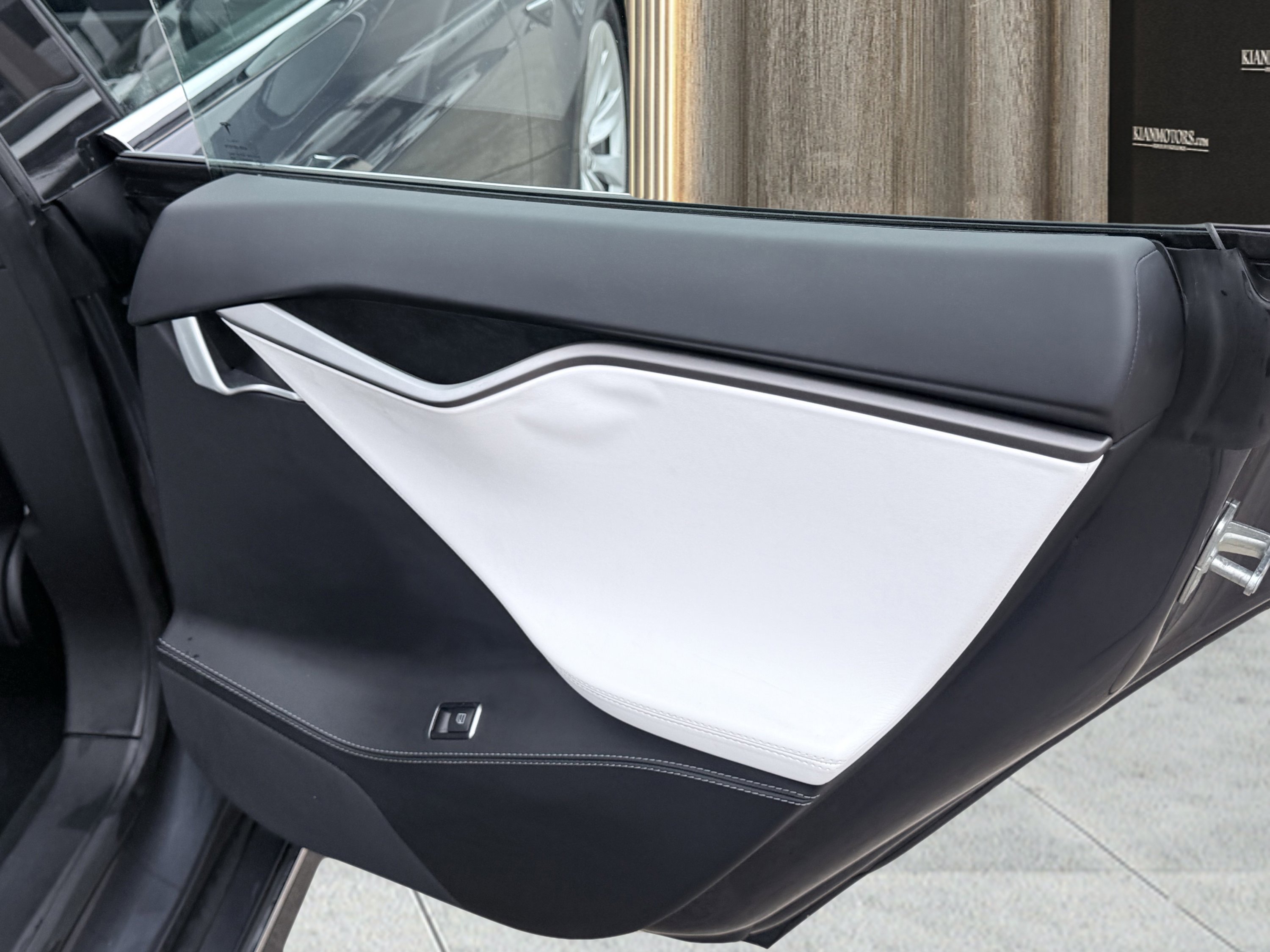 Used 2020 Tesla Model S Long Range Plus image 42