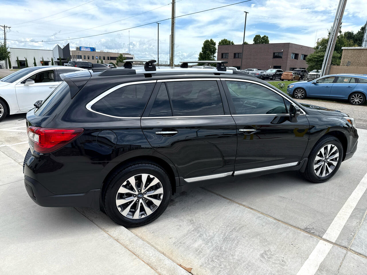 Used 2018 Subaru Outback 2.5i Touring image 9