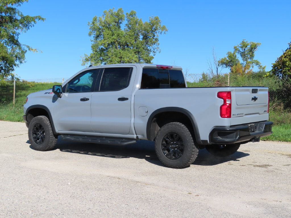 Used 2024 Chevrolet Silverado 1500 ZR2 w/ Technology Package AWD/4WD image 6