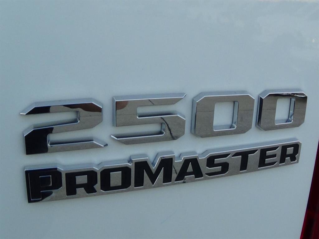 Used 2025 RAM ProMaster 2500 w/ Storage Group FWD image 10