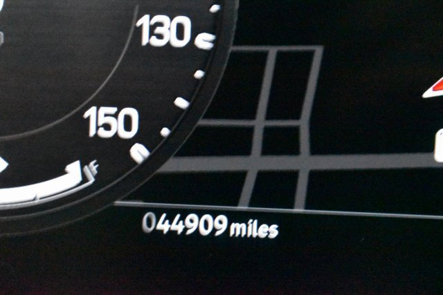 Used 2024 Land Rover Defender 90 X-Dynamic SE image 22