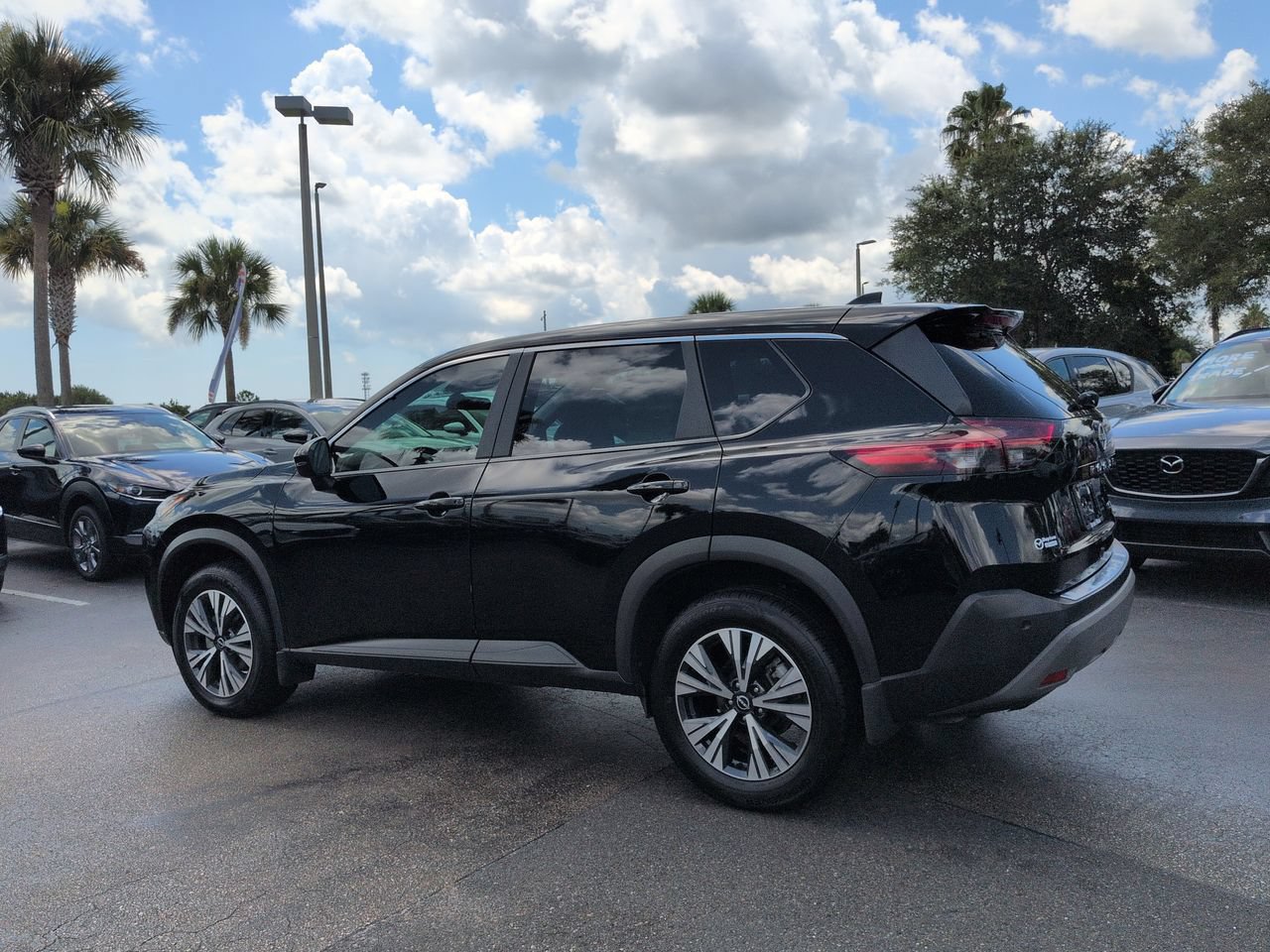 Used 2022 Nissan Rogue SV FWD image 6
