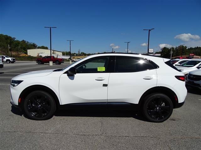 Used 2022 Buick Envision Essence w/ Sport Touring Package FWD image 2