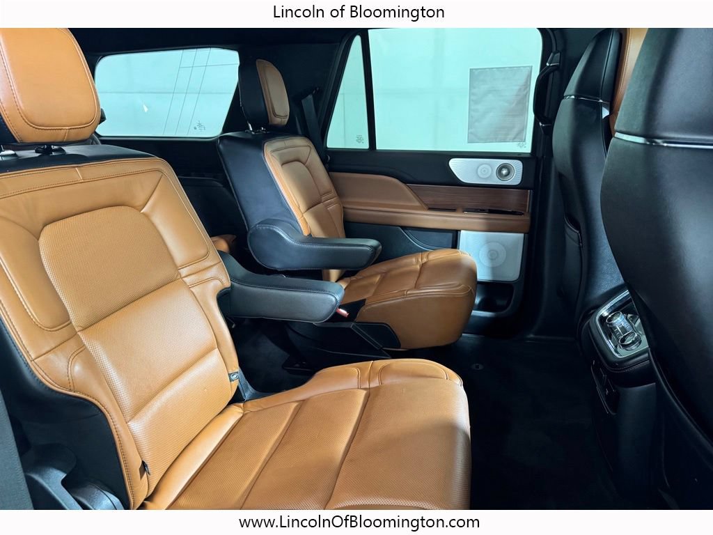 Certified 2019 Lincoln Navigator Reserve AWD/4WD image 11