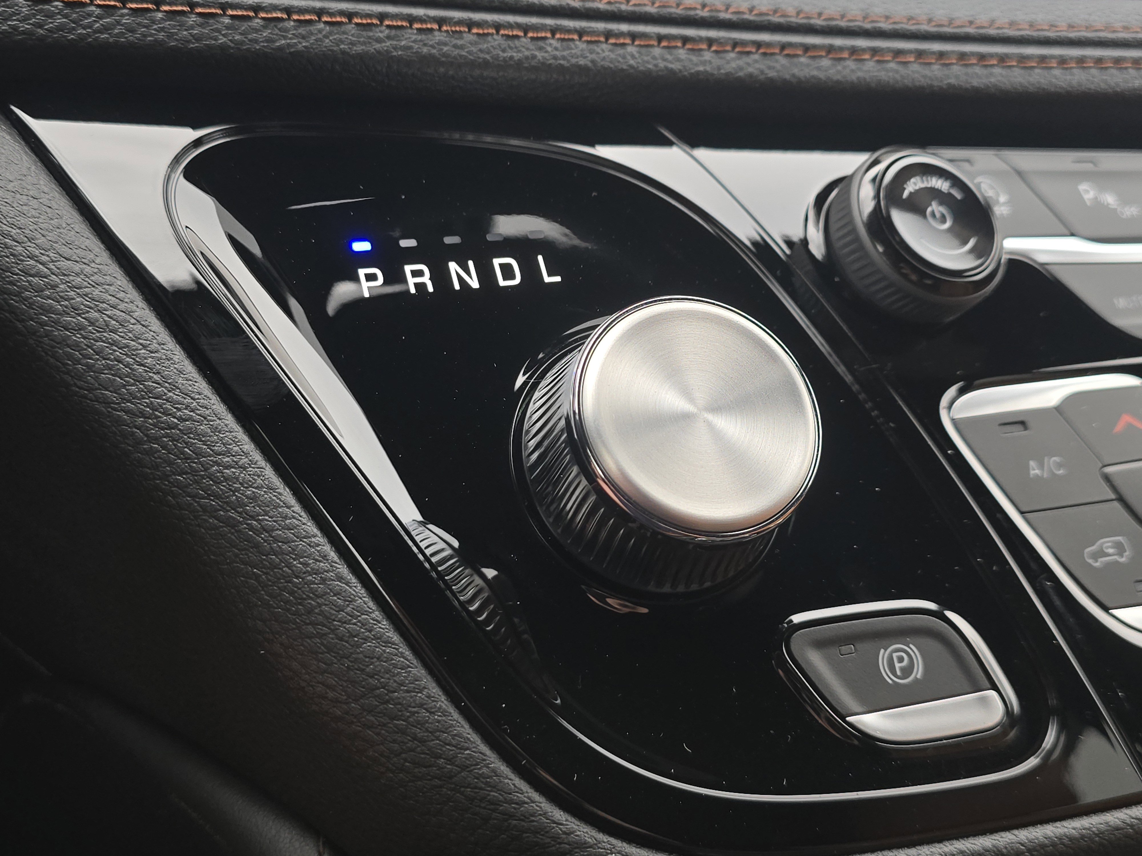 New 2026 Chrysler Pacifica Pinnacle w/ Trailer Tow Group image 34