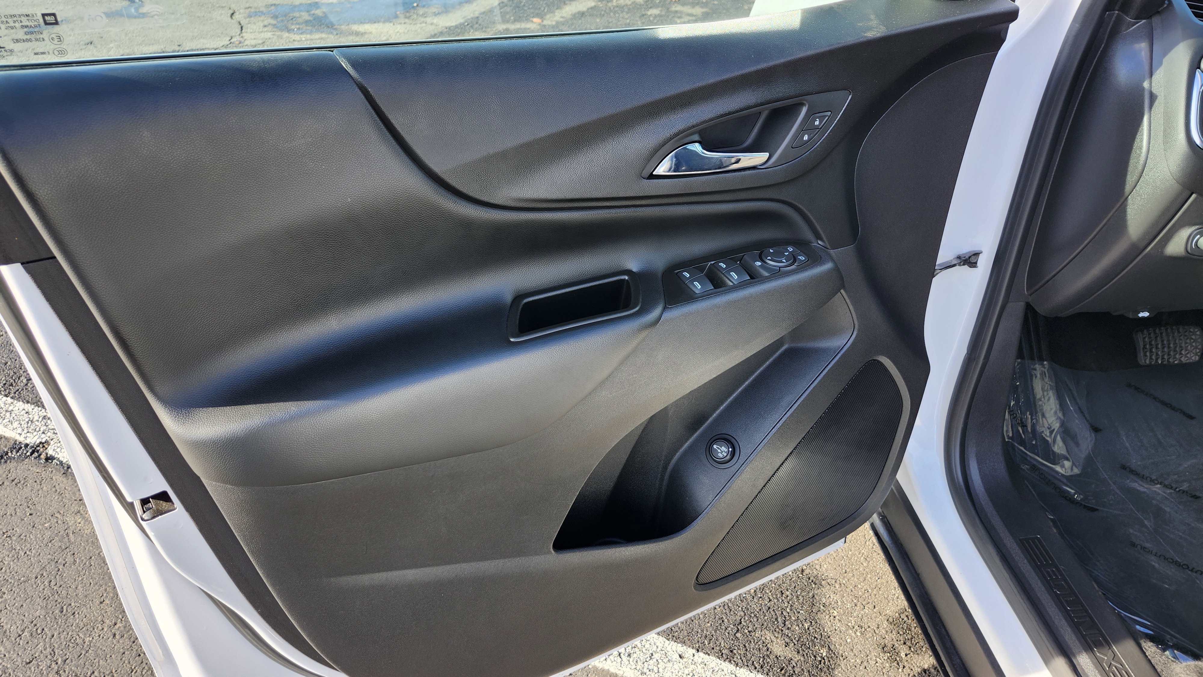 Used 2020 Chevrolet Equinox LT image 27