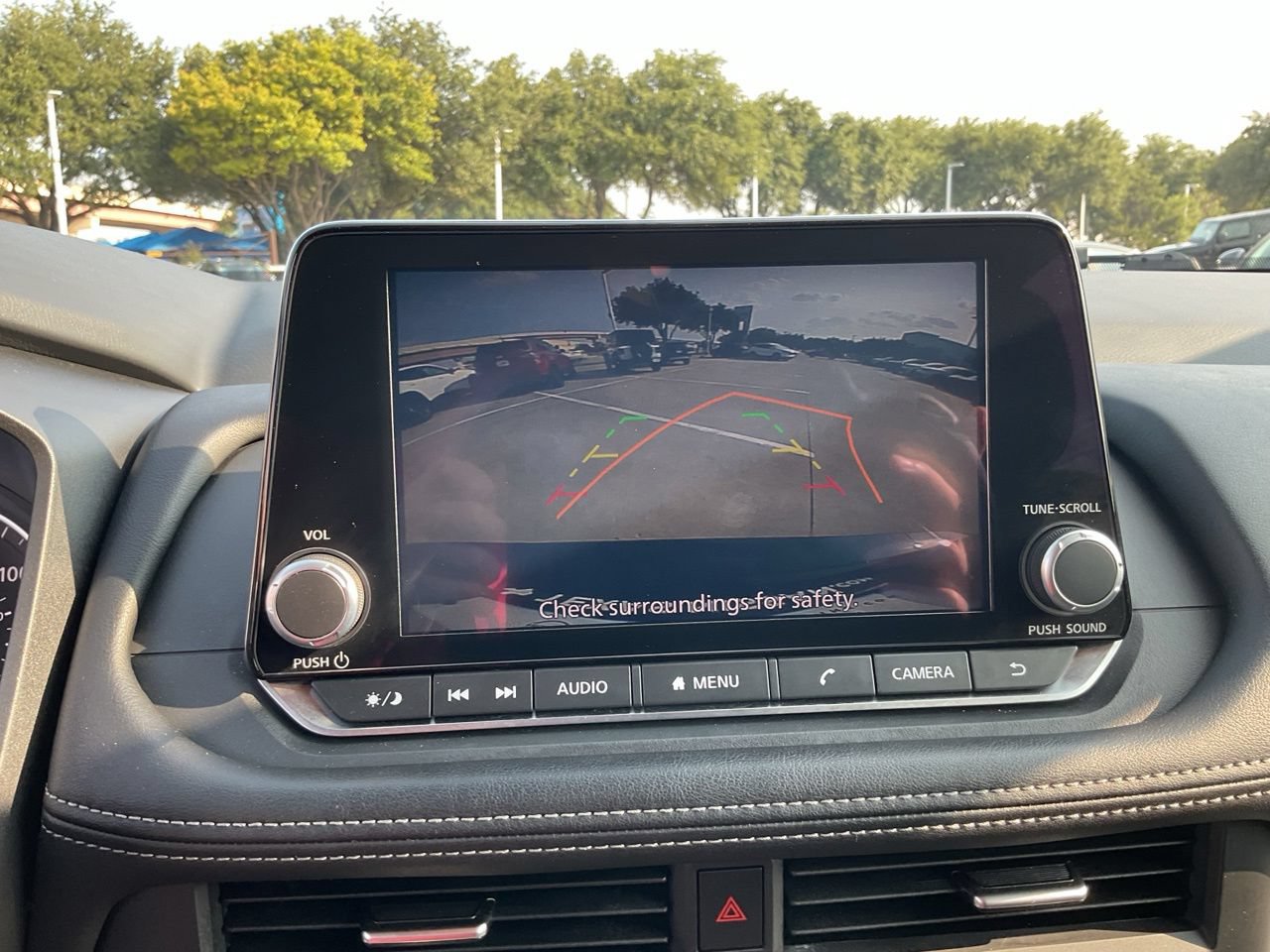 Used 2025 Nissan Rogue SV FWD image 30
