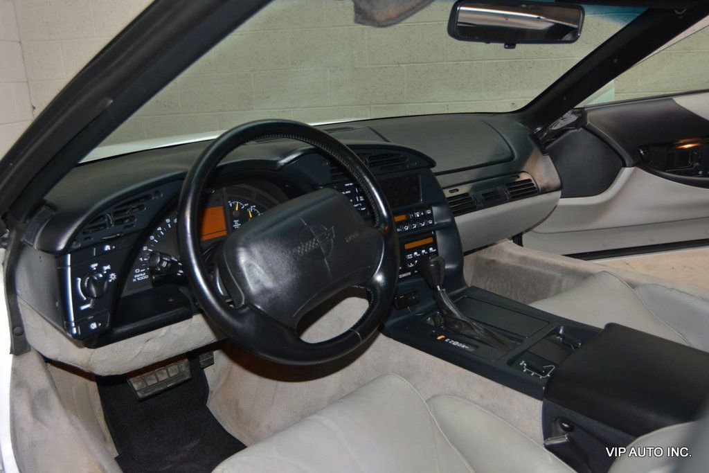 Used 1994 Chevrolet Corvette Coupe image 9
