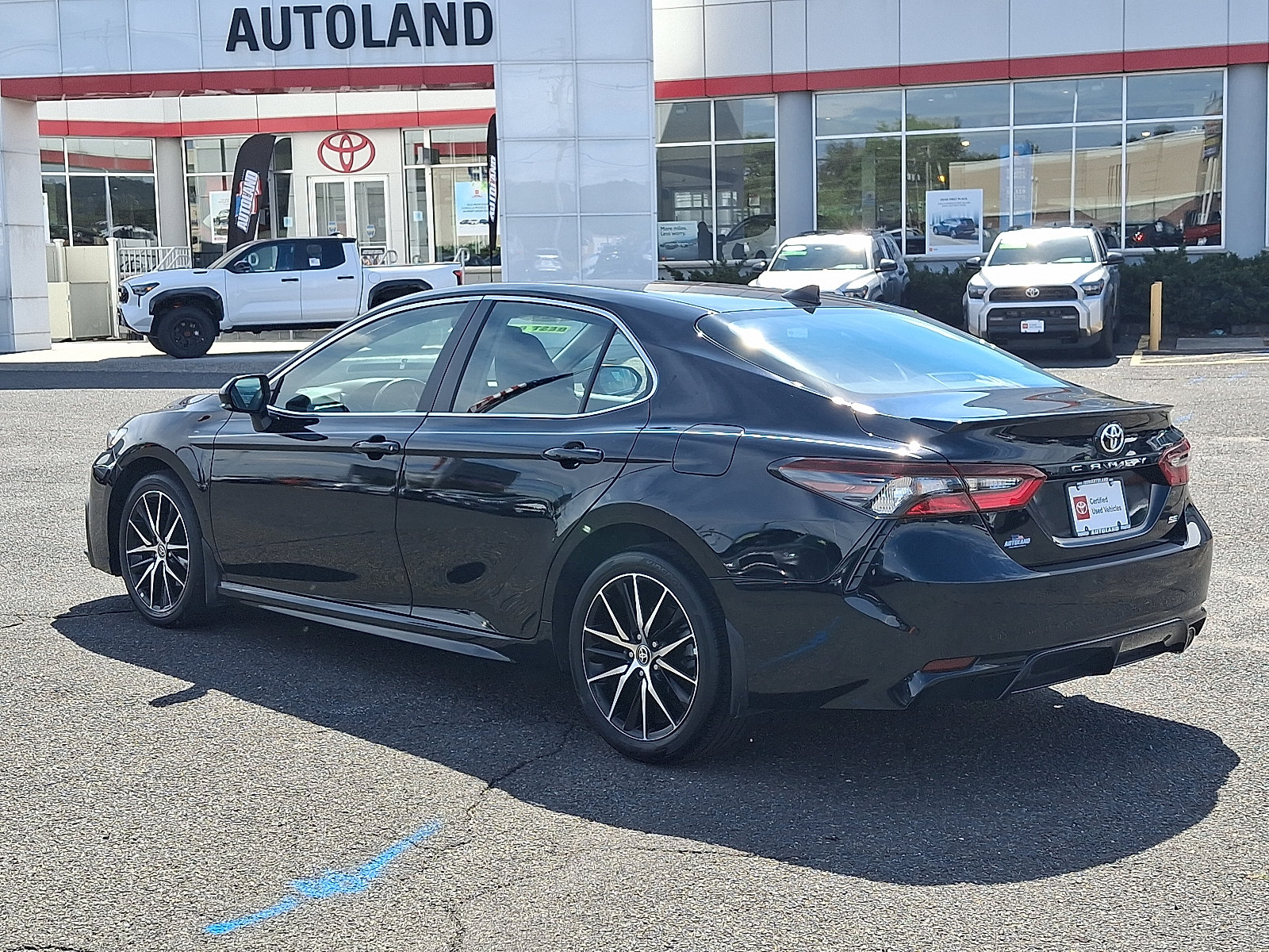 Certified 2024 Toyota Camry SE w/ Cold Weather Package FWD image 5
