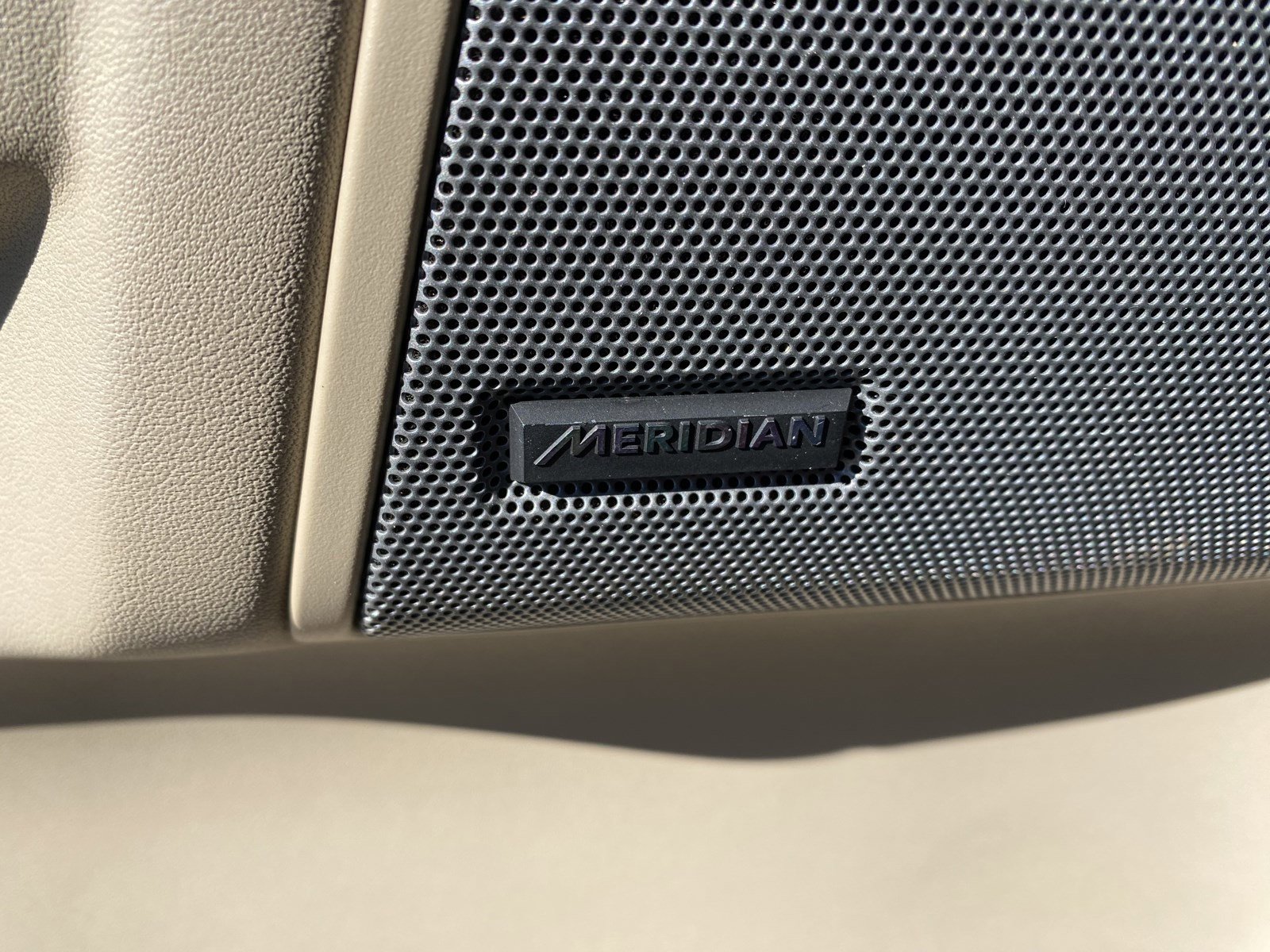 Used 2016 Land Rover LR4 HSE Silver Edition image 17