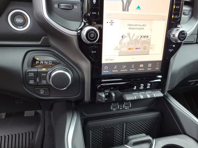 New 2026 RAM 1500 4x4 Crew Cab image 13