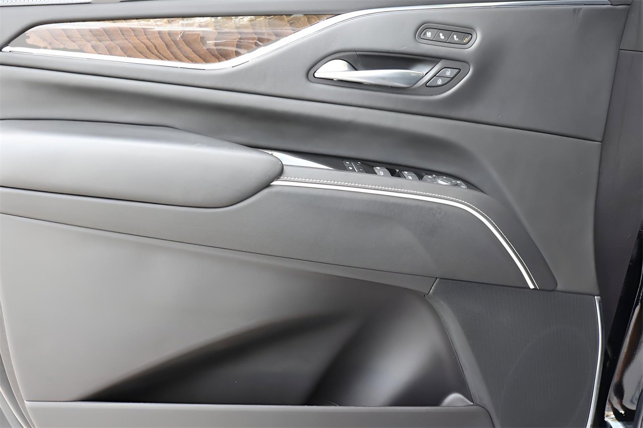 Certified 2023 Cadillac Escalade ESV Premium Luxury Platinum image 11