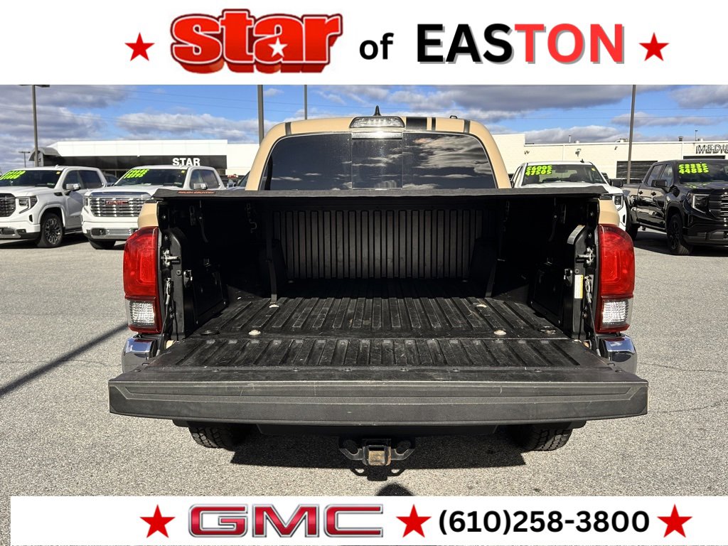 Used 2018 Toyota Tacoma SR5 w/ Exterior Package image 31