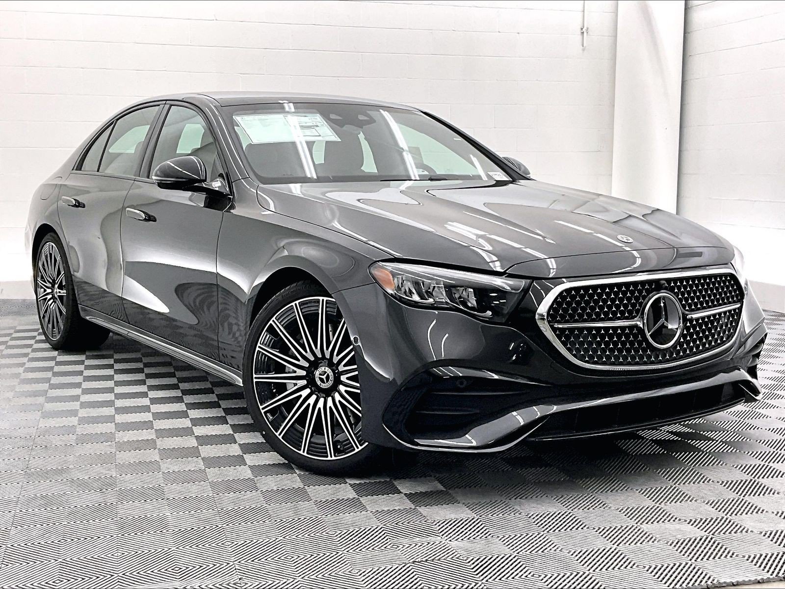 New 2027 Mercedes-Benz E 450 4MATIC Sedan image 16