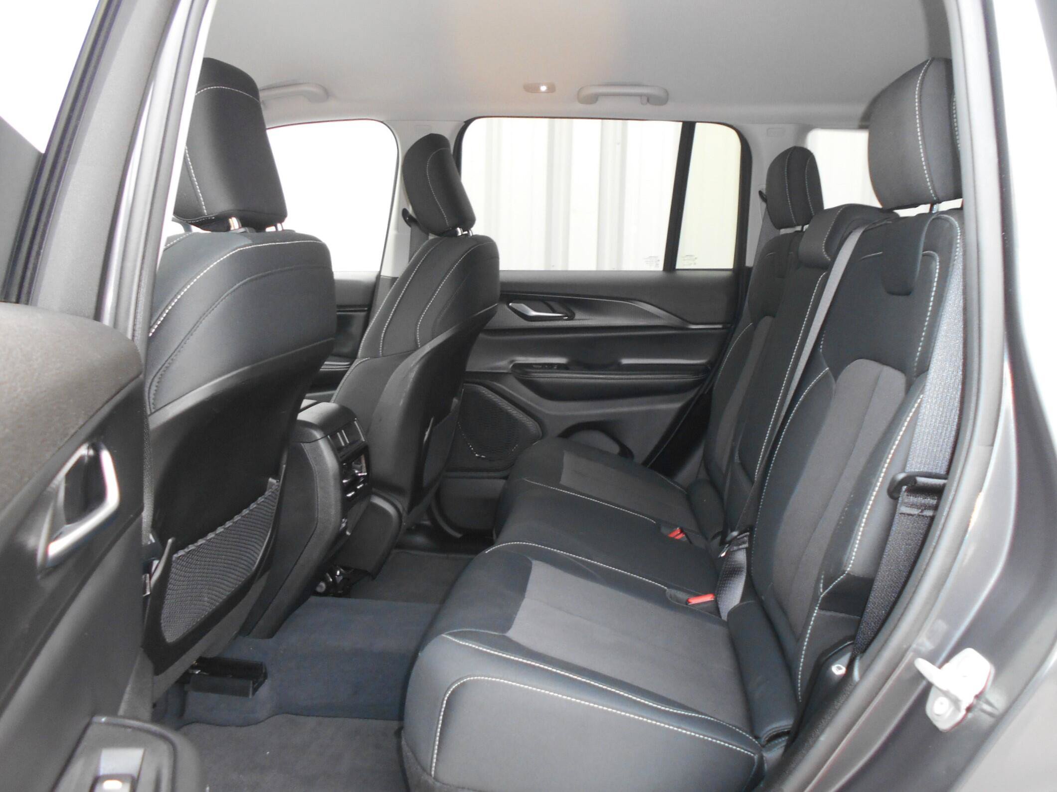 Certified 2023 Jeep Grand Cherokee Laredo w/ Luxury Tech Group I AWD/4WD image 7