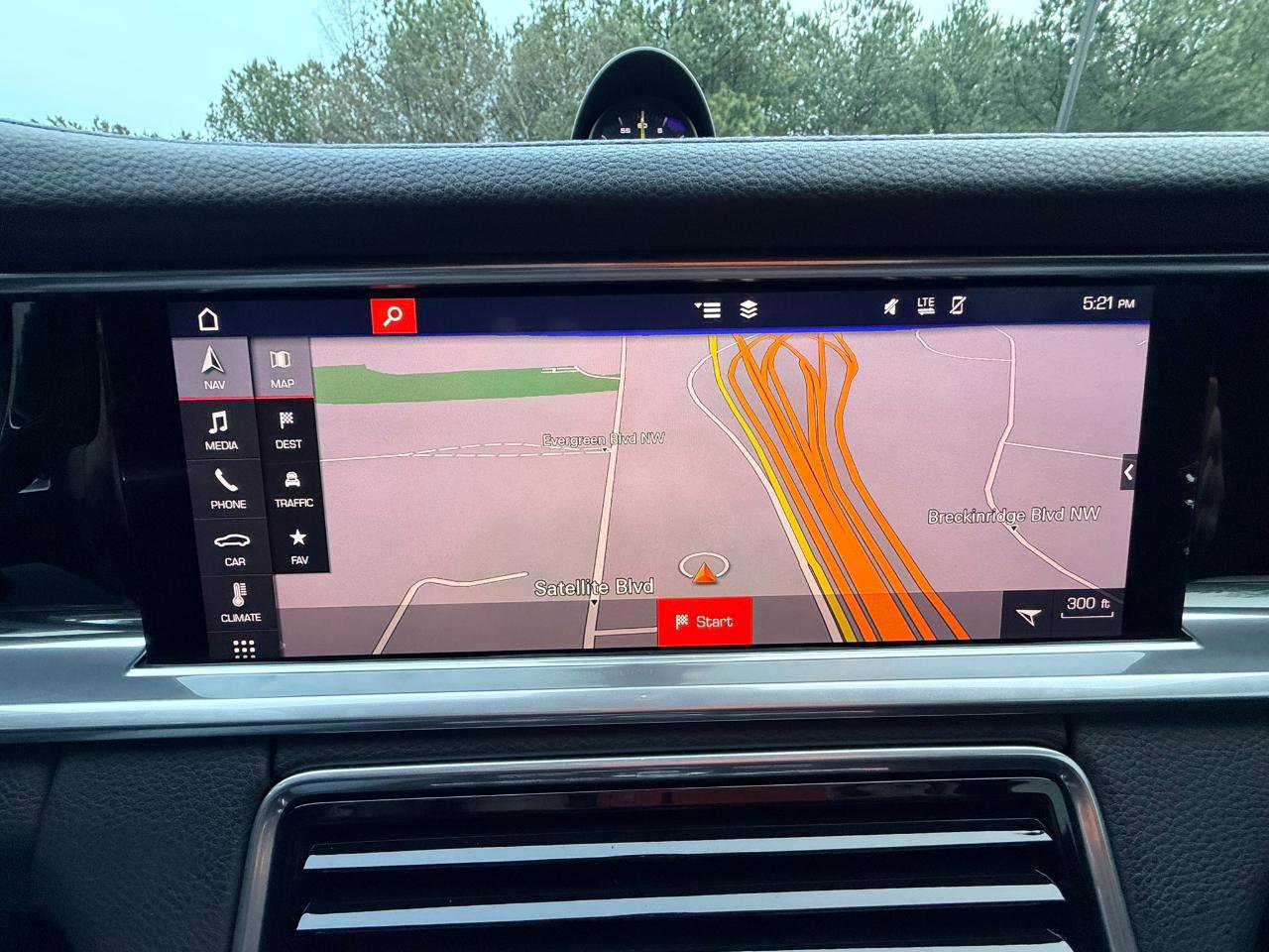 Used 2018 Porsche Panamera 4 AWD/4WD image 21