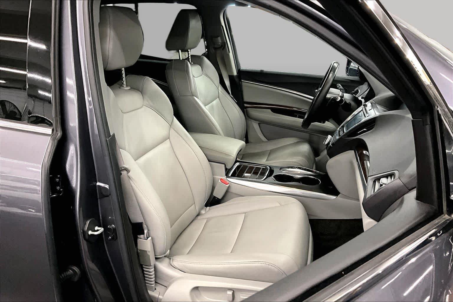 Used 2017 Acura MDX w/ Technology Package AWD/4WD image 8