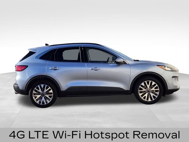 Certified 2022 Ford Escape Titanium w/ Class II Trailer Tow Package image 11