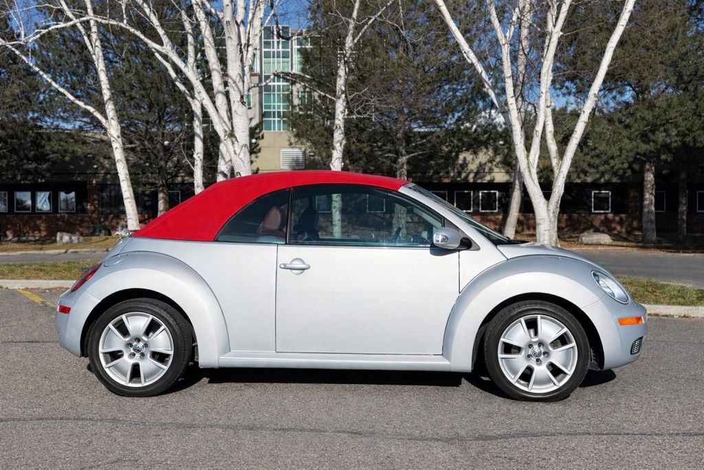 Used 2009 Volkswagen Beetle Blush image 22
