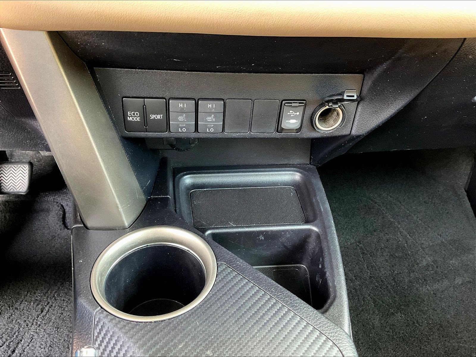 Used 2014 Toyota RAV4 Limited w/ Technology Package FWD image 14