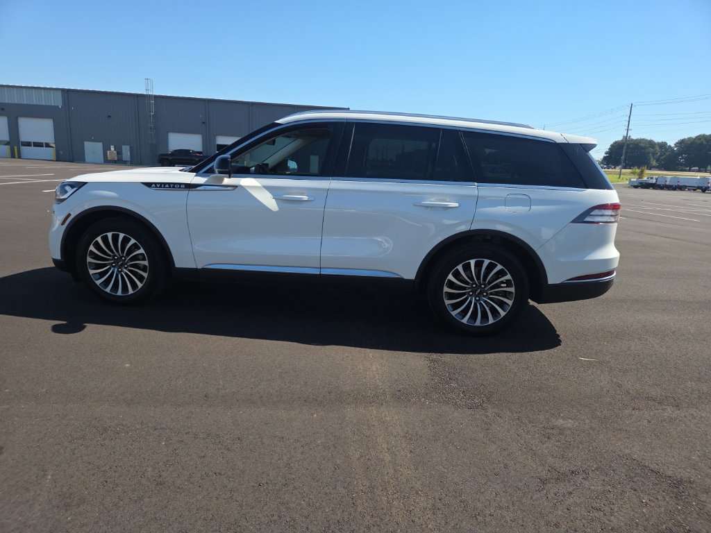 Used 2024 Lincoln Aviator 2WD w/ Premium Package image 9