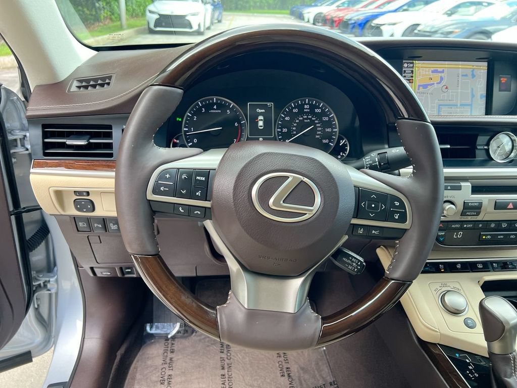 Used 2017 Lexus ES 350 w/ Luxury Package FWD image 13