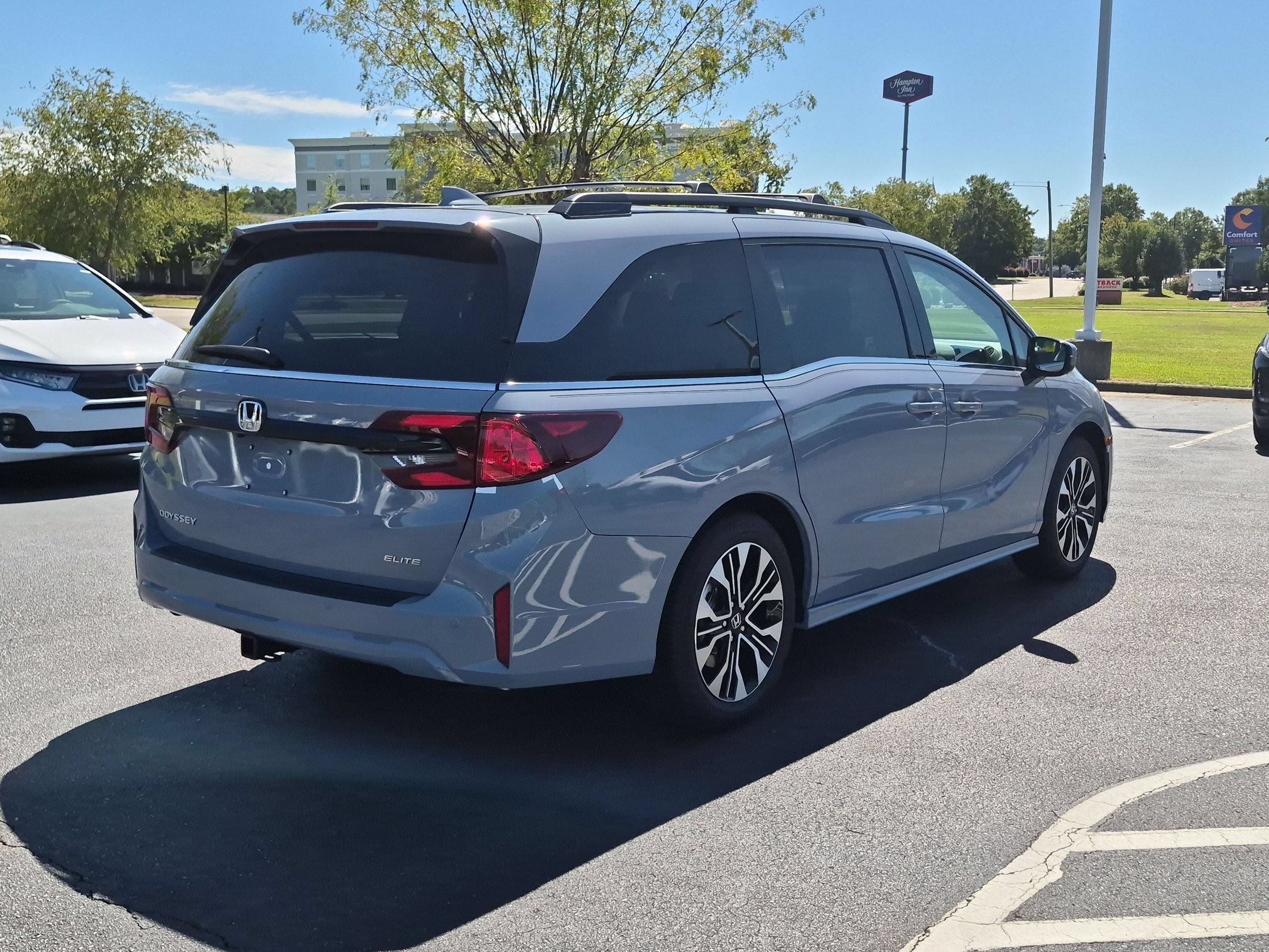 New 2027 Honda Odyssey Elite image 3