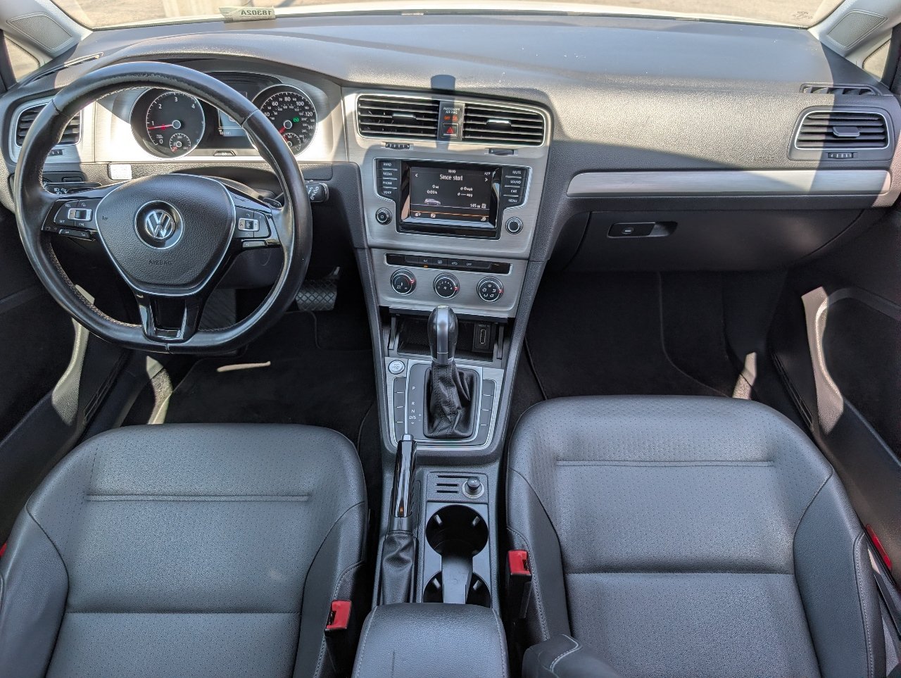 Used 2015 Volkswagen Golf TDI S FWD image 4