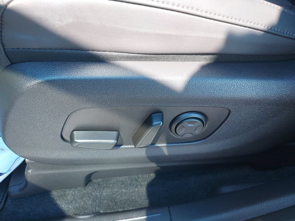 Certified 2024 Kia Carnival SX FWD image 18