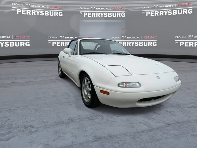 Used 1996 MAZDA MX-5 Miata RWD image 2