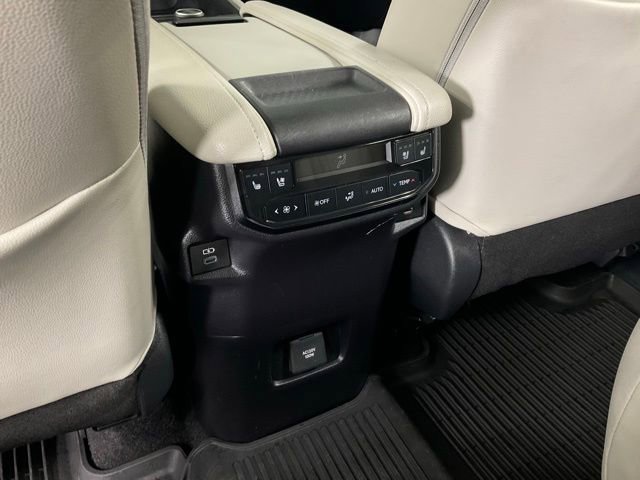 Used 2024 Toyota Grand Highlander AWD image 24