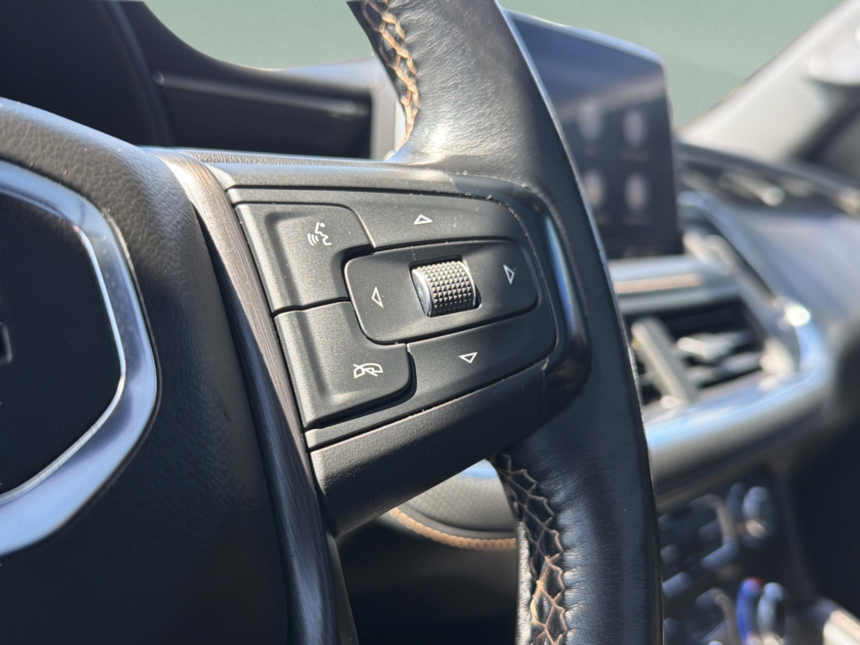 Used 2021 GMC Yukon XL AT4 w/ AT4 Premium Plus Package image 12