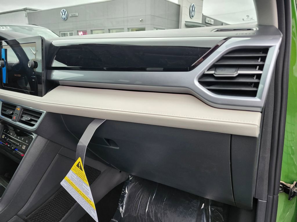 New 2026 Volkswagen Taos SEL AWD/4WD image 13