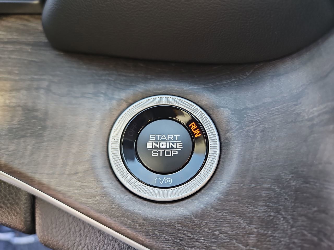 New 2025 Jeep Grand Cherokee Limited w/ Luxury Tech Group II image 29