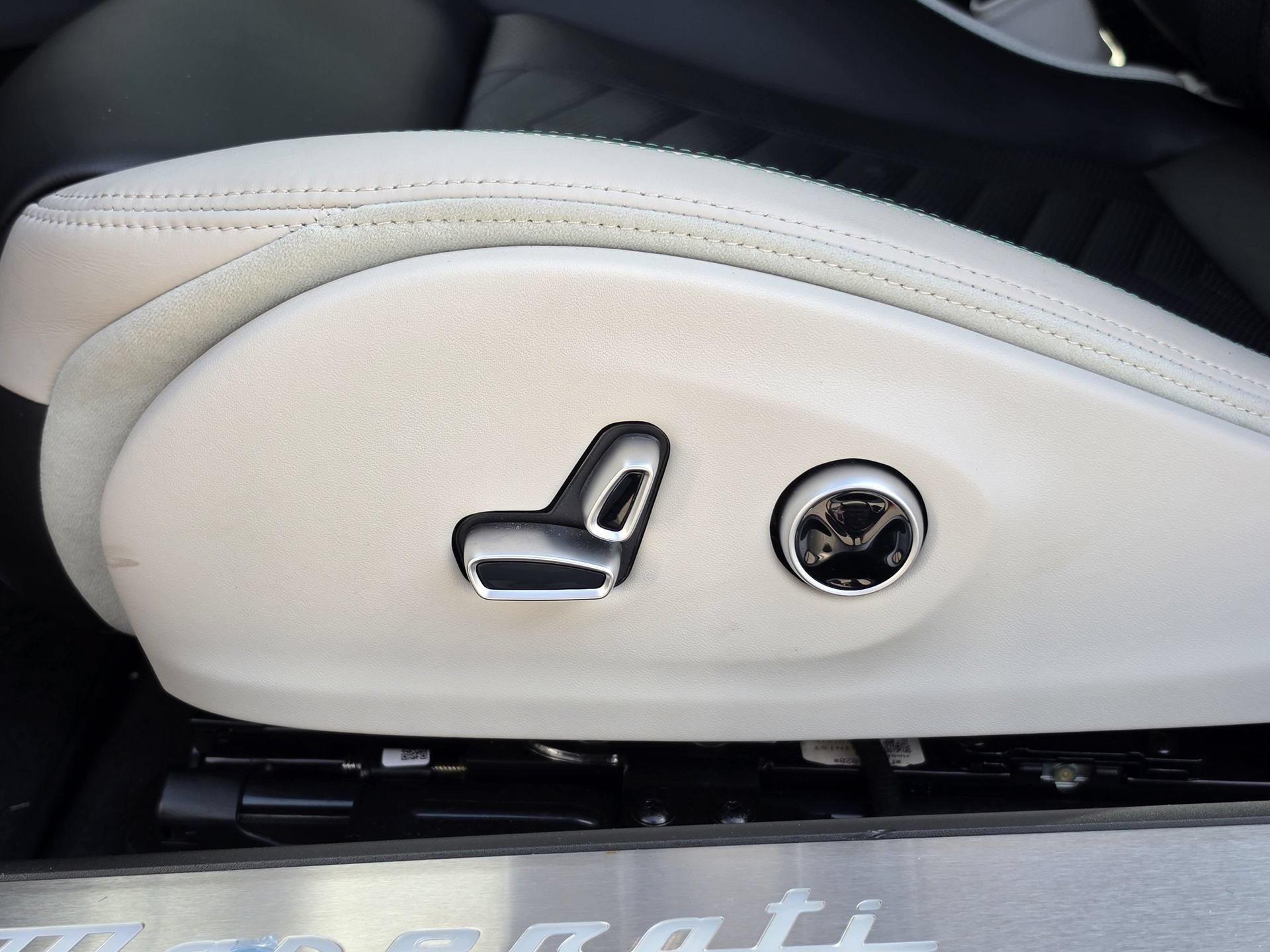 Used 2024 Maserati GranTurismo Trofeo AWD/4WD image 23