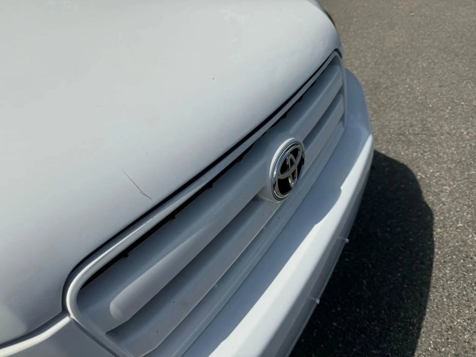 Used 2005 Toyota Highlander 4WD V6 w/ 3rd Row image 5